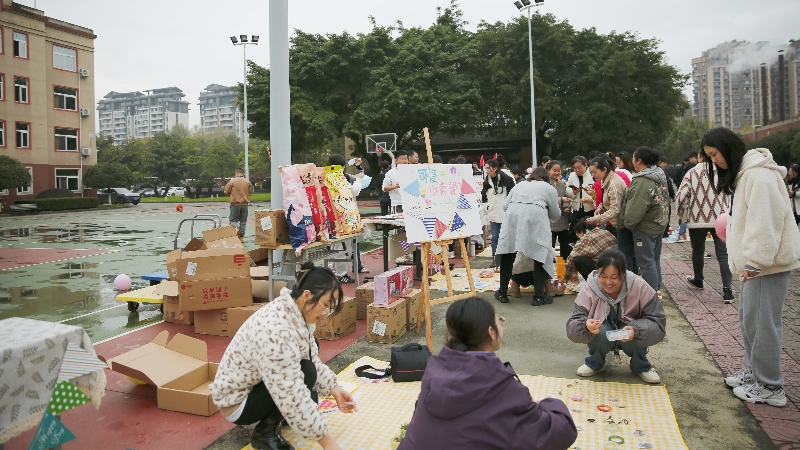 文化周|共享闲置，“集市”行乐，开云网页版页面开展爱心集市公益活动